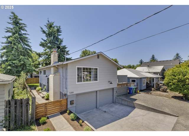 Property at 5300 SE Henderson St, Portland, OR 97206, 5 beds, 2 baths