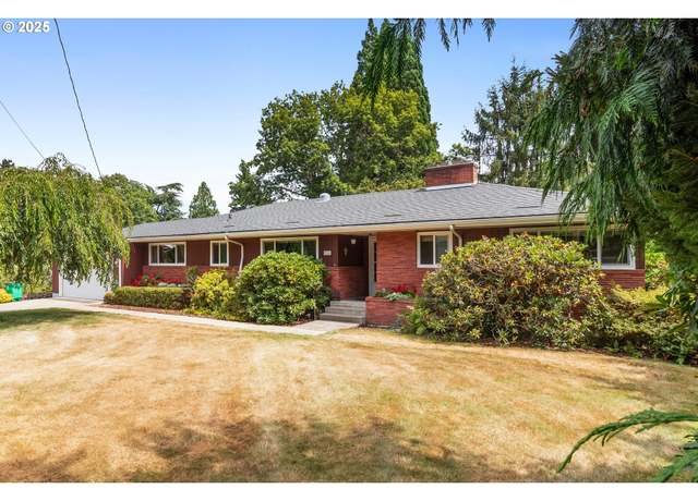Property at 7130 SE 127th Ave, Portland, OR 97236, 4 beds, 3 baths