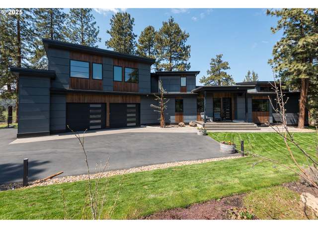 Property at 21060 Knott Rd, Bend, OR 97702, 3 beds, 2.5 baths