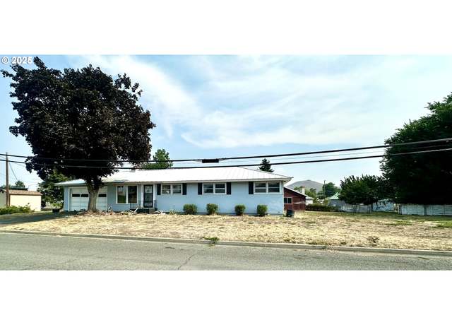 Property at 2460 Clark St, Baker City, OR 97814, 3 beds, 1.5 baths