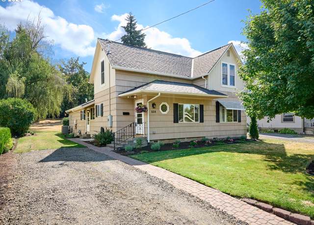 Property at 328 Mill St, Silverton, OR 97381, 3 beds, 2 baths
