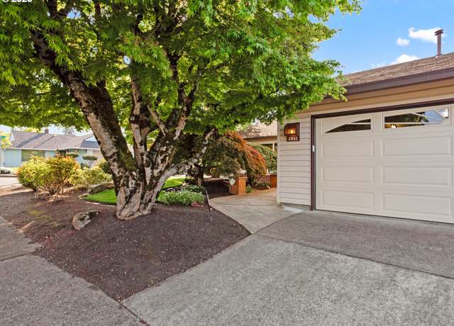 Property at 1841 NE 149th Ave, Portland, OR 97230, 3 beds, 2.5 baths