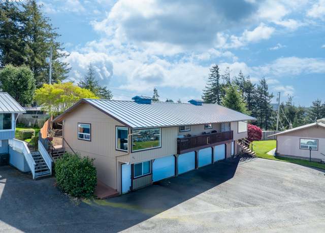 Property at 625 Crestview Dr, Reedsport, OR 97467, 4 beds, 2 baths