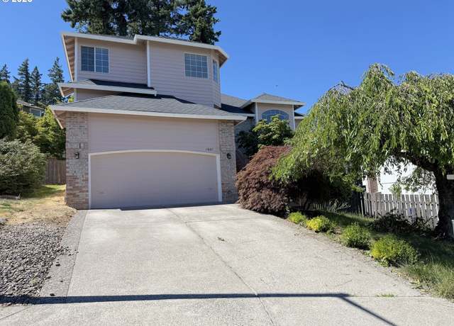 Property at 11867 SE Mountain Sun Dr, Clackamas, OR 97015, 3 beds, 3 baths
