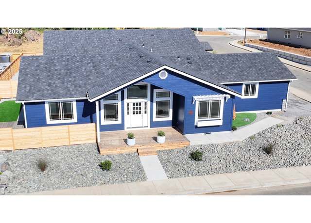 Property at 1341 Nautical Heights Dr, Brookings, OR 97415, 3 beds, 2 baths