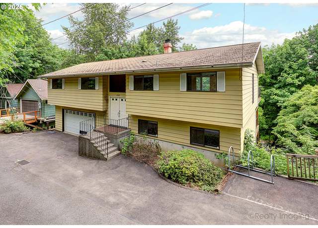 Property at 6902 SW 2nd Ave, Portland, OR 97219, 4 beds, 3 baths