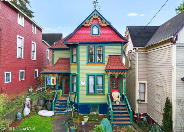 Property at 143 Washington St, Astoria, OR 97103, 2 beds, 1.5 baths