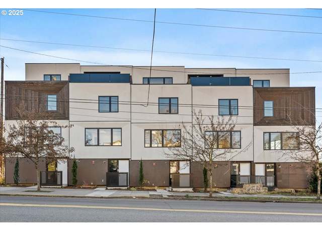 Property at 2264 SE Division St, Portland, OR 97202, 3 beds, 2.5 baths