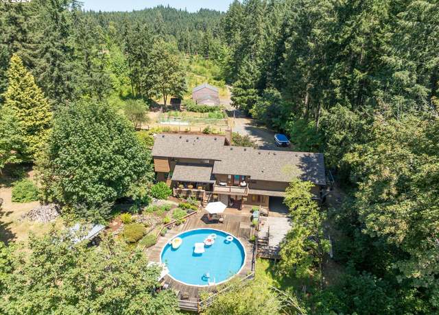 Property at 90050 Killian Ln, Elmira, OR 97437, 4 beds, 3.5 baths