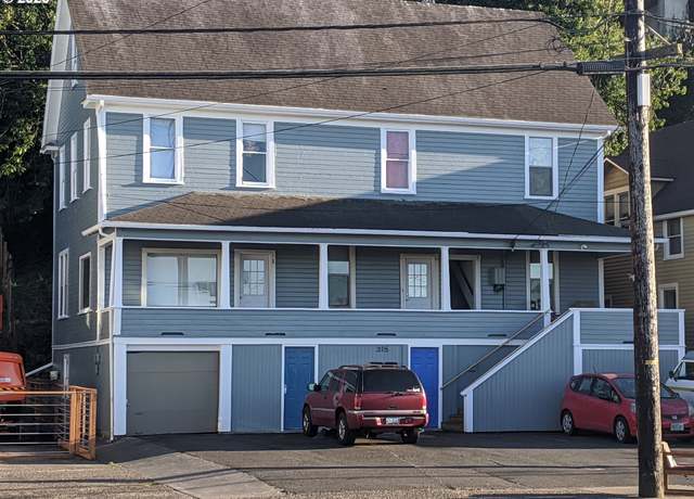 Property at 315 W Marine Dr, Astoria, OR 97103, 6 beds, 5 baths