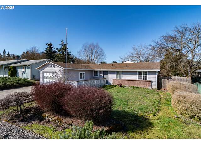 Property at 4285 Coronado Dr, Roseburg, OR 97471, 3 beds, 2 baths