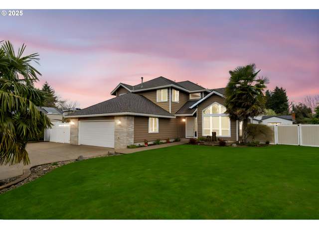 Property at 318 NE 16th Ave, Hillsboro, OR 97124, 4 beds, 3 baths