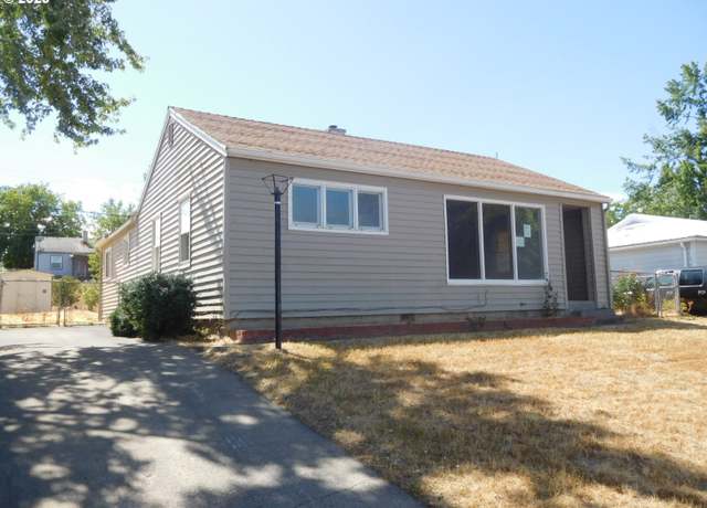 Property at 3108 SW Jay Ave, Pendleton, OR 97801, 3 beds, 1.5 baths