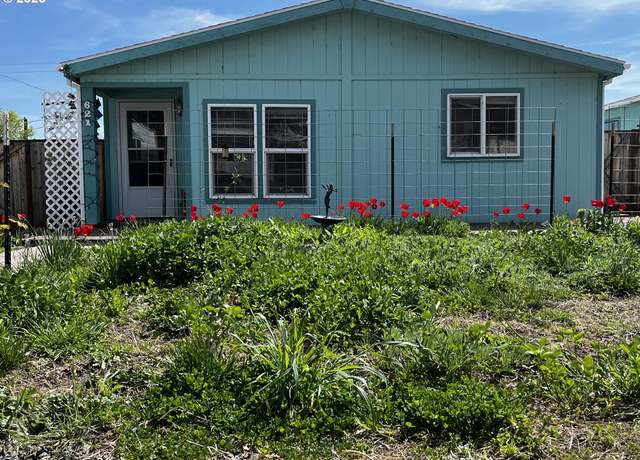 Property at 621 Dufur Ave, Maupin, OR 97037, 2 beds, 2 baths