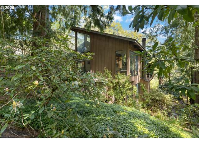 Property at 3820 SW Scholls Ferry Rd, Portland, OR 97221, 5 beds, 3.5 baths