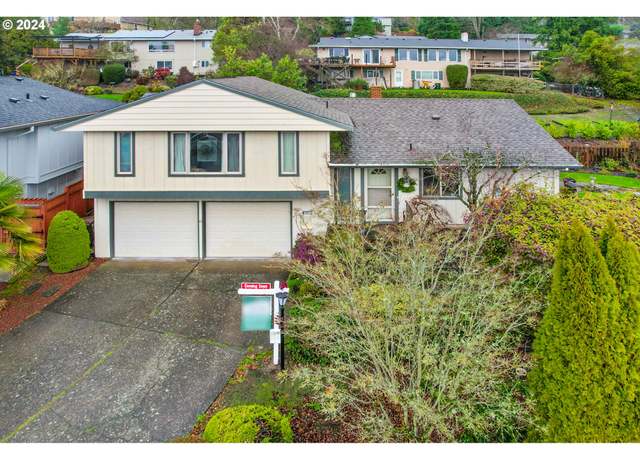 Property at 10435 SW Highland Dr, Portland, OR 97224, 3 beds, 2 baths