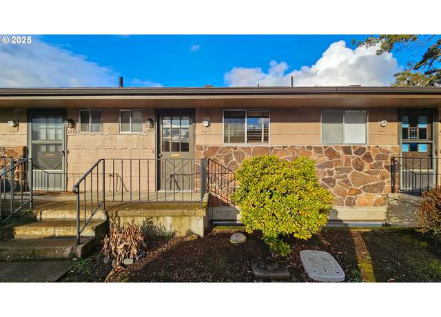 Property at 1394 SE Court Ave #19, Roseburg, OR 97470, 2 beds, 1.5 baths