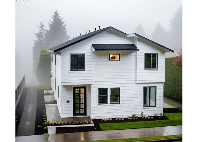 Property at 2132 SE Brooklyn St, Portland, OR 97202, 2 beds, 2.5 baths