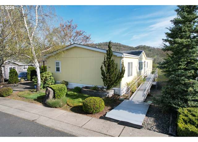 Property at 187 Wenaha Ln, Roseburg, OR 97471, 3 beds, 2 baths