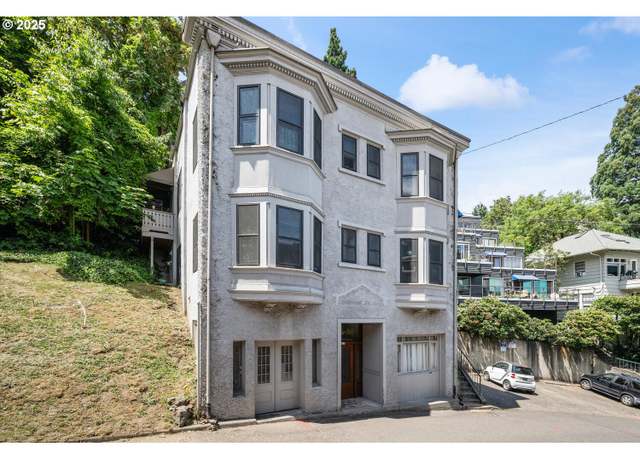 Property at 839 SW Green Ave, Portland, OR 97205, 5 baths