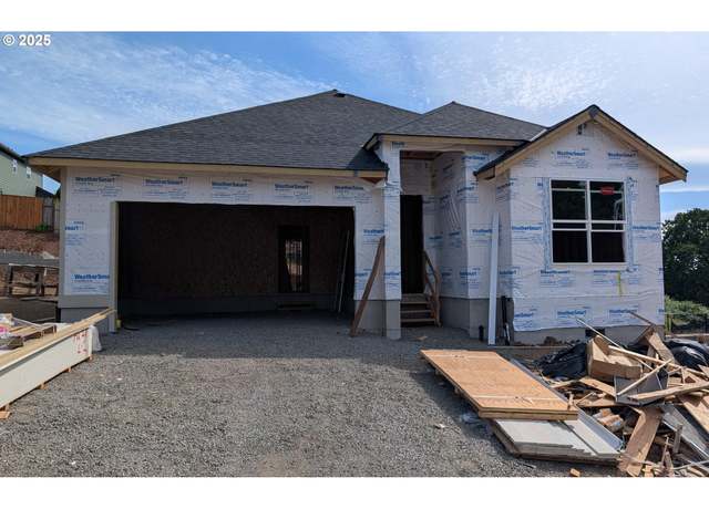 Property at 996 E Rork Ct, Newberg, OR 97132, 3 beds, 2.5 baths