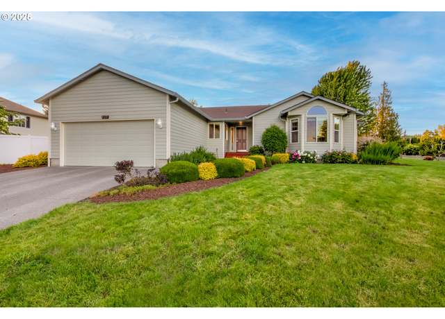 Property at 425 W 8th St, La Center, WA 98629, 4 beds, 2 baths