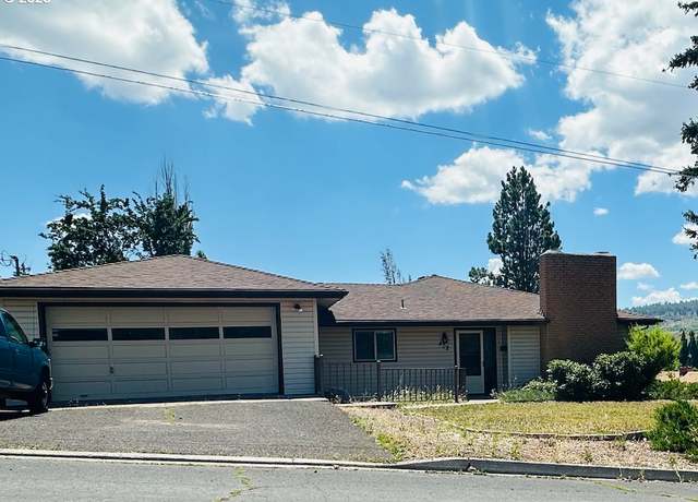 Property at 402 Trinity St, Klamath Falls, OR 97601, 3 beds, 2 baths