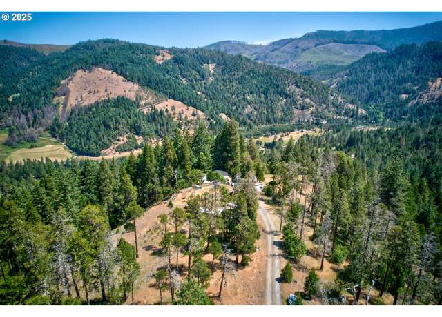 Property at 900 Old Cabin Dr, Glide, OR 97443, 1 bed, 1 bath