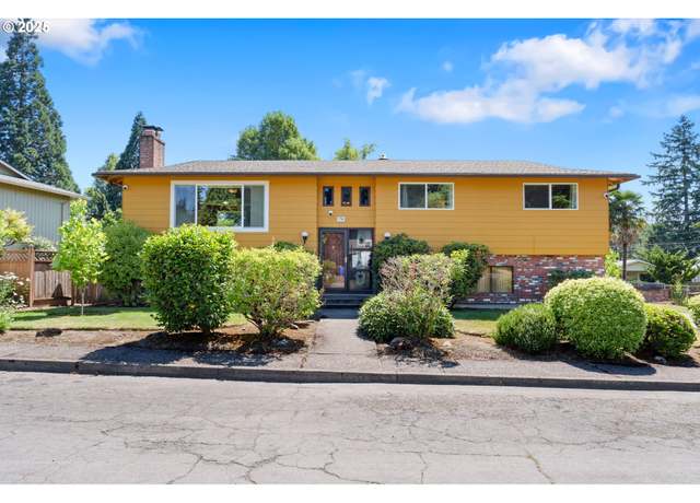 Property at 18345 Chris Ct, Gladstone, OR 97027, 3 beds, 3 baths