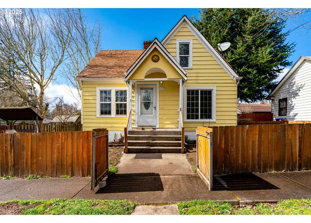 Property at 465 SE 20th St, Salem, OR 97301, 4 beds, 2 baths
