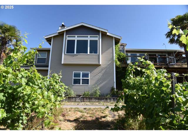 Property at 8500 NW Hopewell Rd, Salem, OR 97304, 3 beds, 3 baths