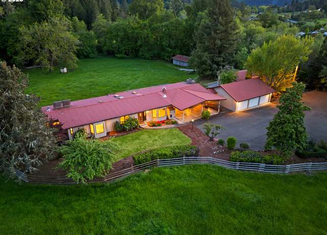 Property at 2233 Riverside Dr, Myrtle Creek, OR 97457, 3 beds, 4 baths