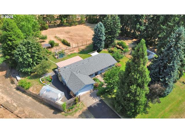 Property at 27977 Green Oaks Dr, Eugene, OR 97402, 3 beds, 2 baths
