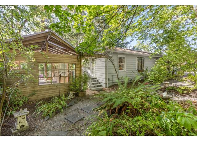 Property at 3160 Whitten Dr, Eugene, OR 97405, 5 beds, 4 baths