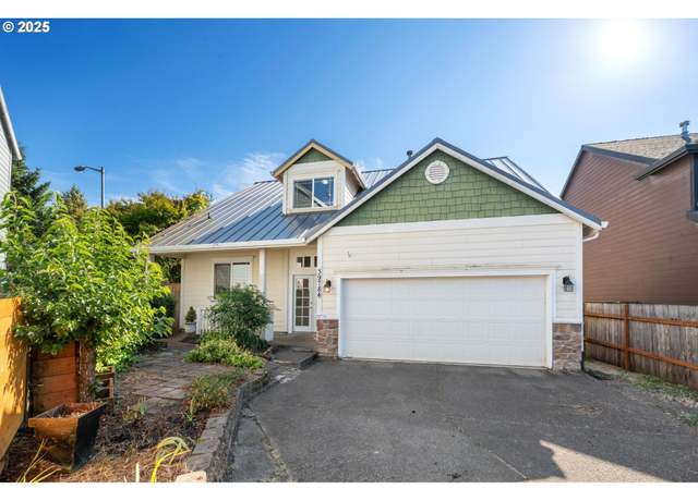 Property at 39784 Syblon Ln, Sandy, OR 97055, 4 beds, 2.5 baths