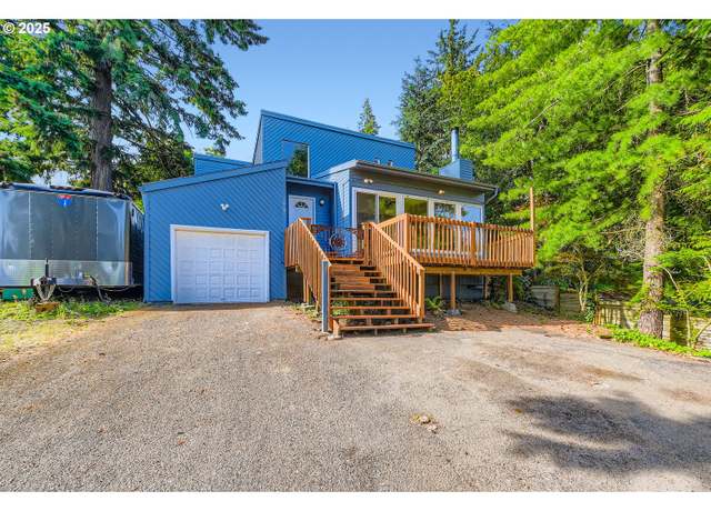 Property at 12140 SE Henderson Dr, Portland, OR 97266, 4 beds, 2 baths