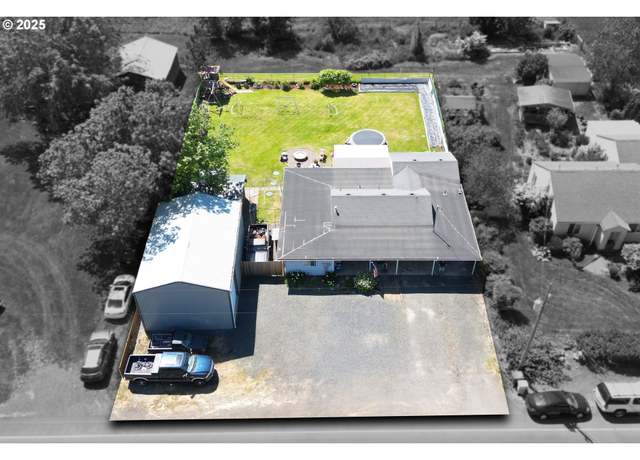 Property at 720 Central Ave, Lebanon, OR 97355, 4 beds, 2 baths