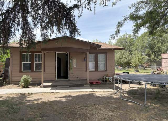 Property at 2926 Altamont Dr, Klamath Falls, OR 97603, 3 beds, 1 bath