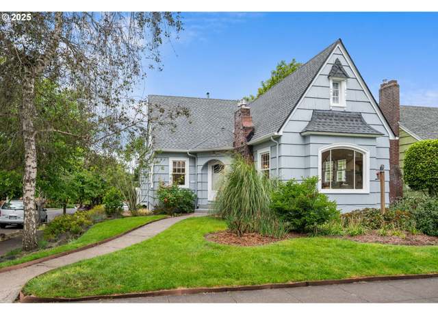 Property at 2429 SE Harrison St, Portland, OR 97214, 3 beds, 1.5 baths