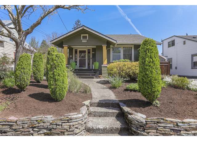 Property at 5328 SE 41st Ave, Portland, OR 97202, 2 beds, 2 baths
