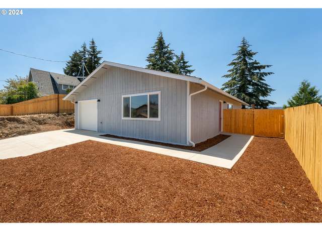 Property at 1578 NW Eden St, Roseburg, OR 97470, 3 beds, 2 baths