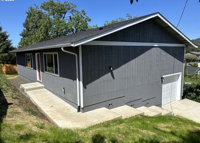 Property at 1578 NW Eden St, Roseburg, OR 97470, 3 beds, 2 baths