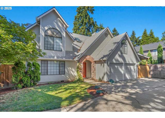 Property at 729 NE Rogahn St, Hillsboro, OR 97124, 3 beds, 2.5 baths