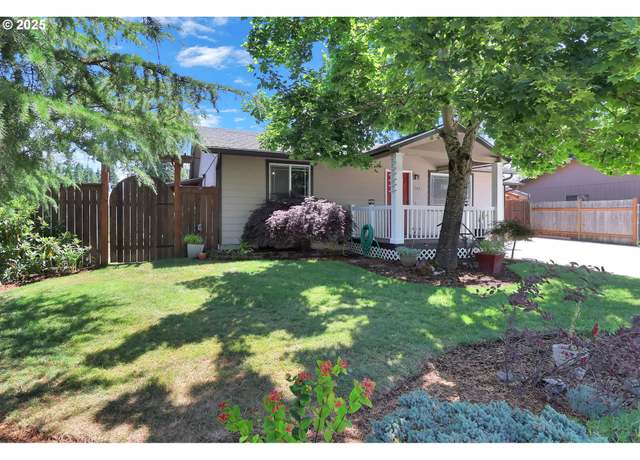 Property at 542 Pine Ct, Creswell, OR 97426, 3 beds, 1 bath