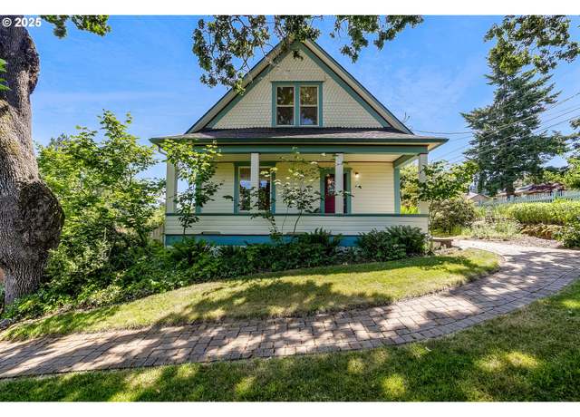 Property at 1005 Reserve St, Silverton, OR 97381, 5 beds, 2.5 baths