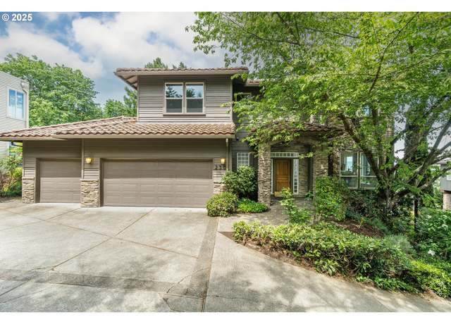 Property at 230 SW Florida St, Portland, OR 97219, 5 beds, 3.5 baths