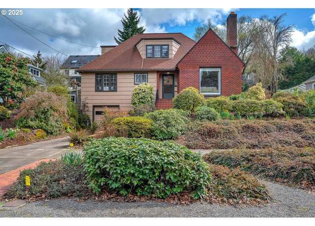 Property at 7716 SE 27th Ave, Portland, OR 97202, 4 beds, 2.5 baths