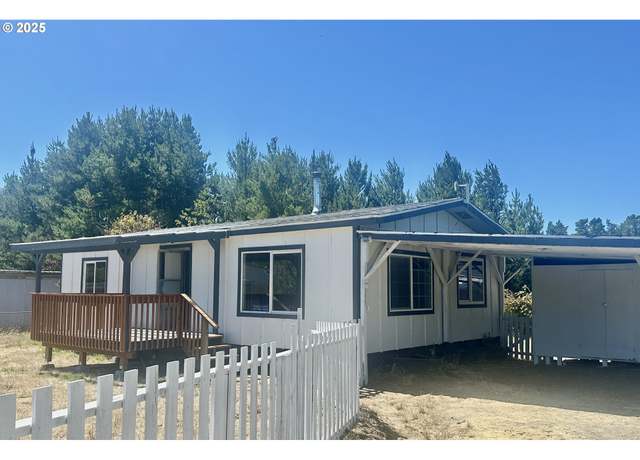 Property at 359 N 8th St, Lakeside, OR 97449, 2 beds, 0.5 baths