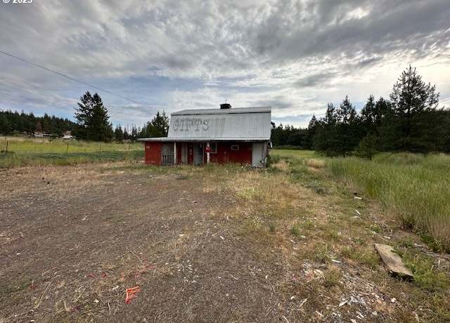 Property at 1704 Highway 97, Goldendale, WA 98620, 3 beds, 2 baths