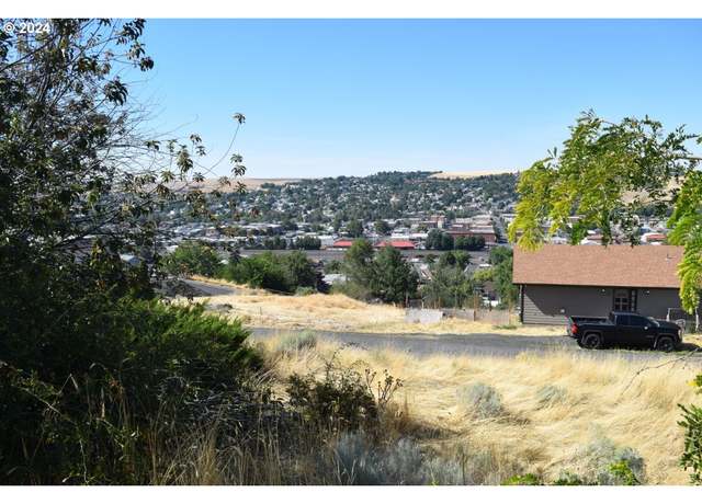 Property at 27 SE Kirk Pl, Pendleton, OR 97801